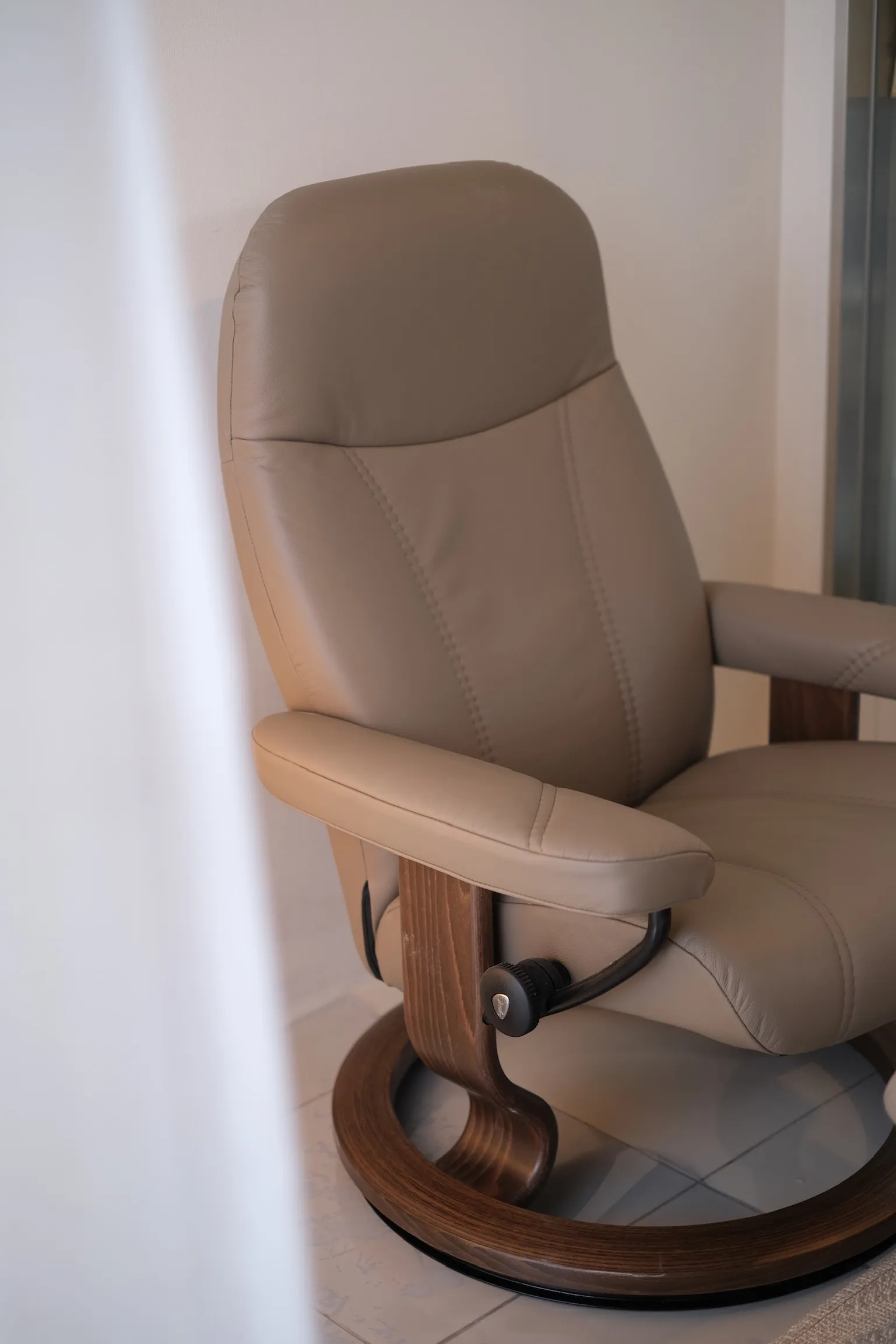 nailroom maktub